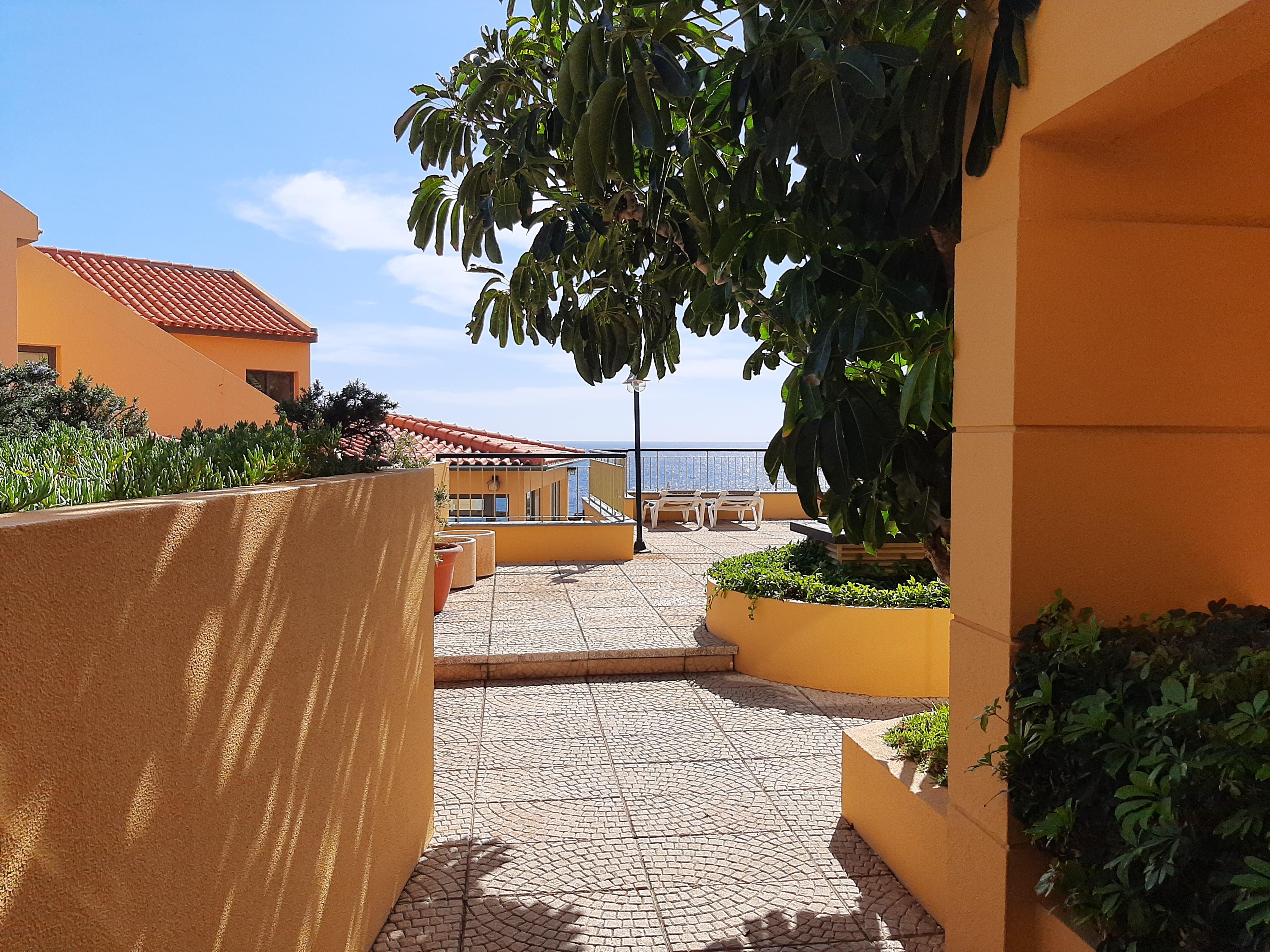 Hotel Cais Da Oliveira Canico  Exterior photo